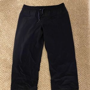 Studio Crop (Navy Blue)